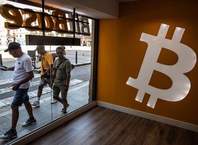 Bitcoin Swings Buffet Traders After Token Suffers Worst Month